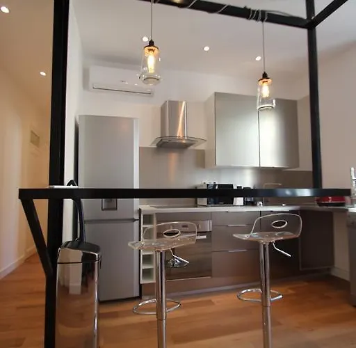 Apartment Hotel Des Postes